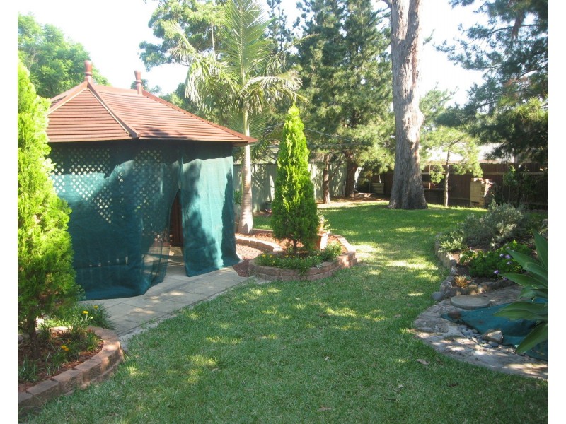 13 Maclaurin Avenue, East Hills NSW 2213