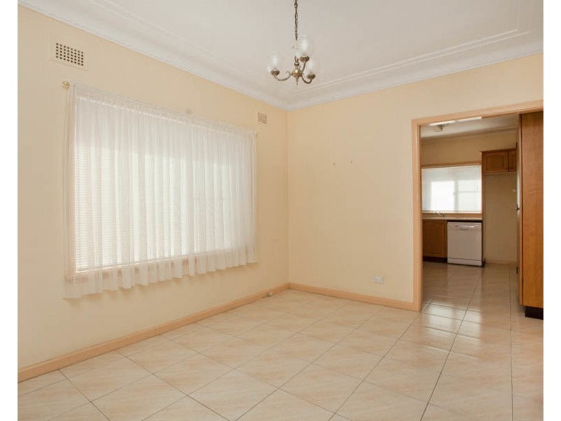 24  Doris Street, Picnic Point NSW 2213