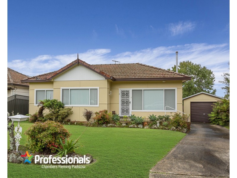 2 Leah Avenue, Picnic Point NSW 2213