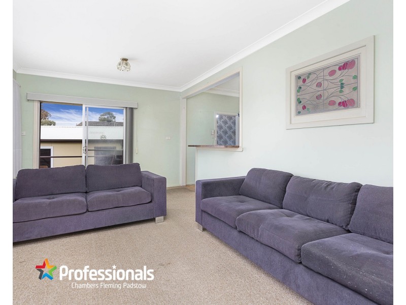 2 Leah Avenue, Picnic Point NSW 2213