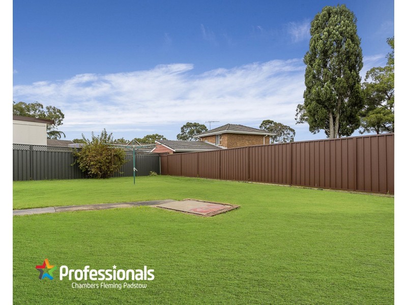 2 Leah Avenue, Picnic Point NSW 2213