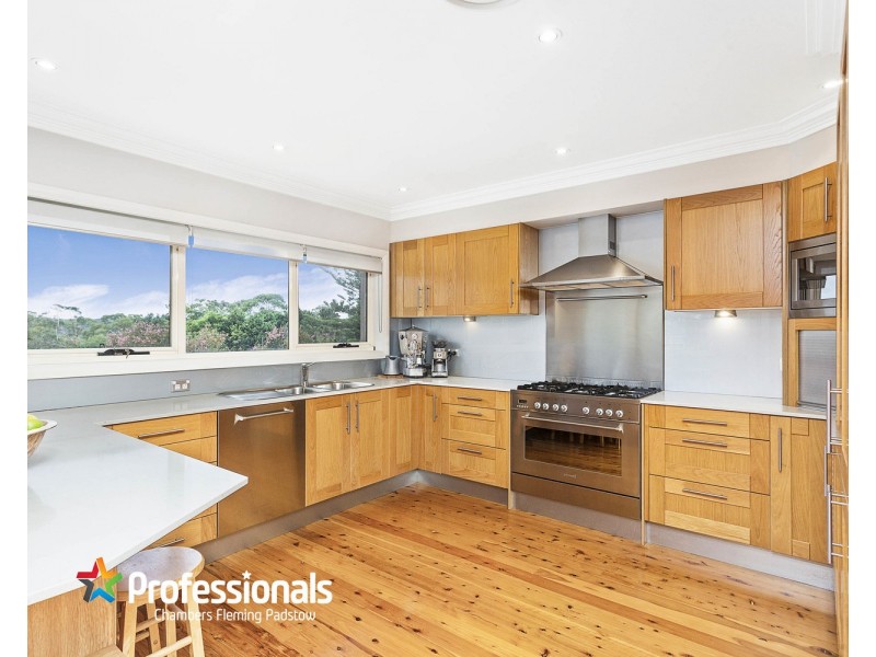 871 Henry Lawson Drive, Picnic Point NSW 2213