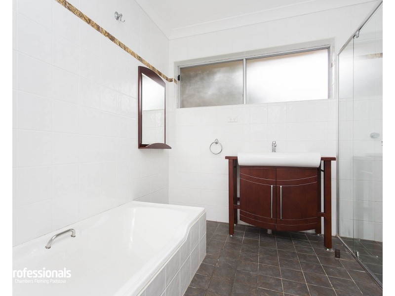 37 Burbank Avenue, Picnic Point NSW 2213