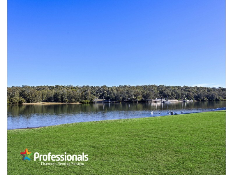 756 Henry Lawson Drive, Picnic Point NSW 2213