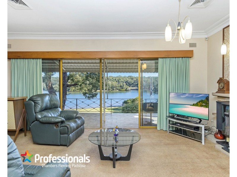 756 Henry Lawson Drive, Picnic Point NSW 2213
