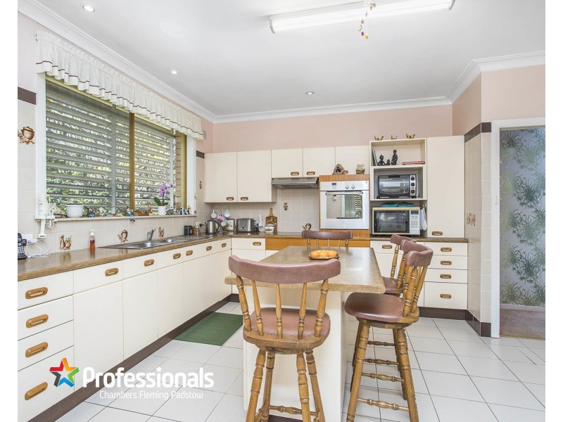 756 Henry Lawson Drive, Picnic Point NSW 2213