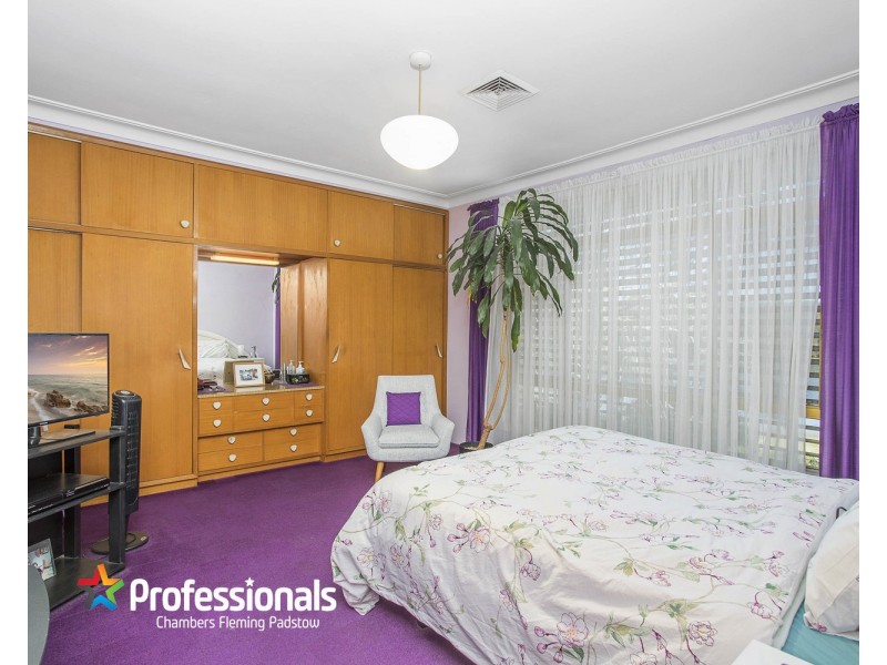 756 Henry Lawson Drive, Picnic Point NSW 2213