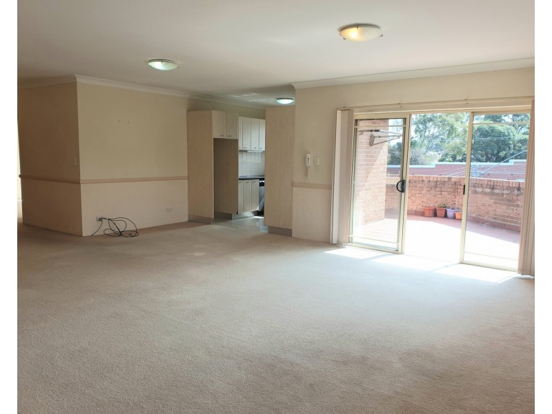 10/49 Maclaurin Avenue, East Hills NSW 2213