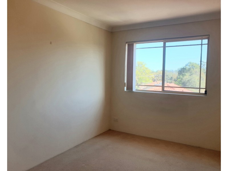 10/49 Maclaurin Avenue, East Hills NSW 2213