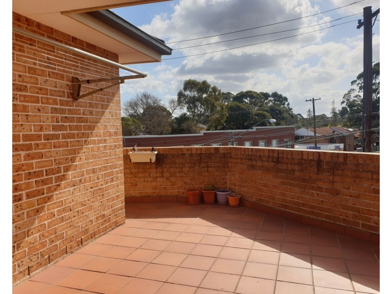 10/49 Maclaurin Avenue, East Hills NSW 2213