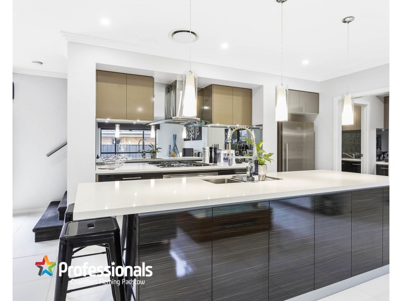 8 Alamein Road, Revesby Heights NSW 2212