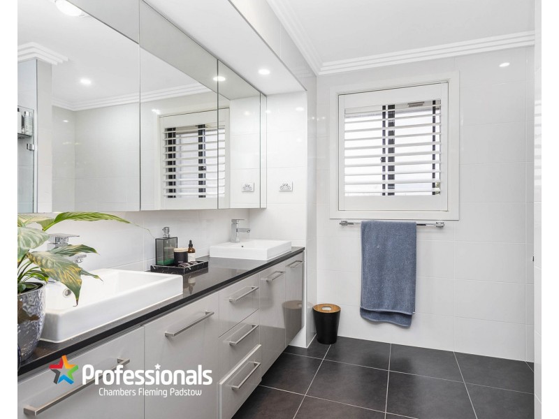 8 Alamein Road, Revesby Heights NSW 2212