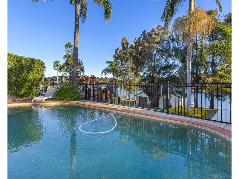 81 Burbank Avenue, Picnic Point NSW 2213
