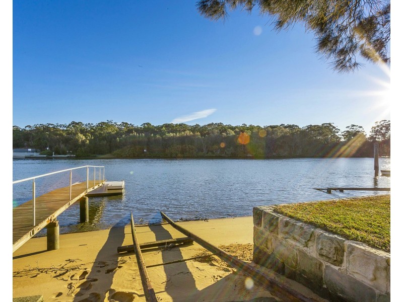 81 Burbank Avenue, Picnic Point NSW 2213