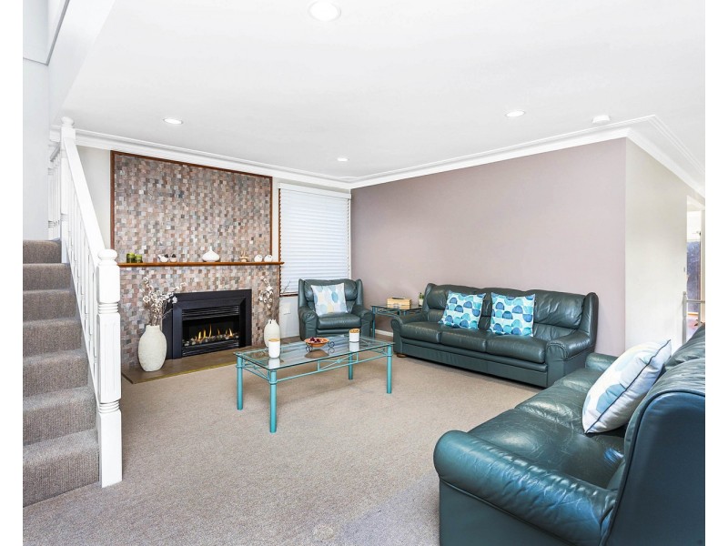 81 Burbank Avenue, Picnic Point NSW 2213