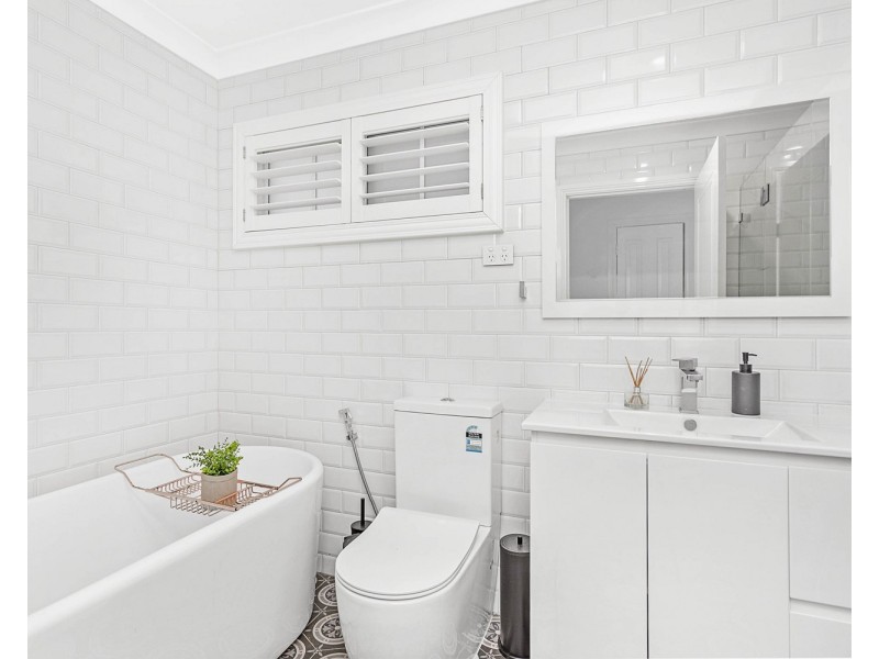 32  Armentieres Avenue, Milperra NSW 2214