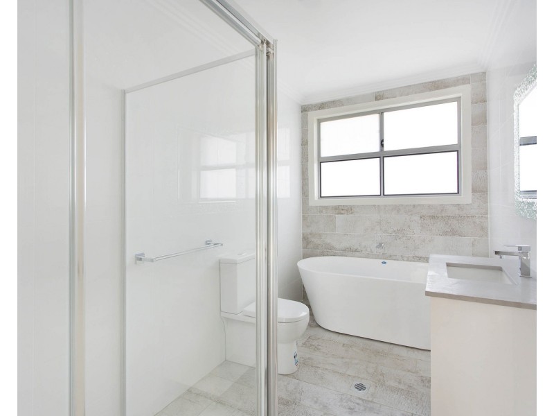 1A Drysdale Avenue, Picnic Point NSW 2213