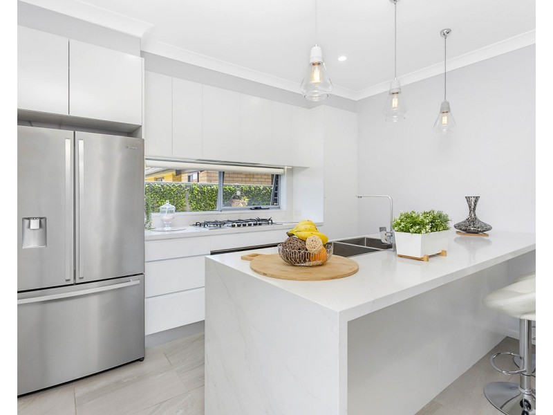 6 Grieve Crescent, Milperra NSW 2214