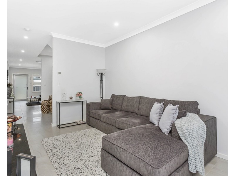 6 Grieve Crescent, Milperra NSW 2214