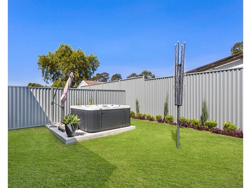 6 Grieve Crescent, Milperra NSW 2214