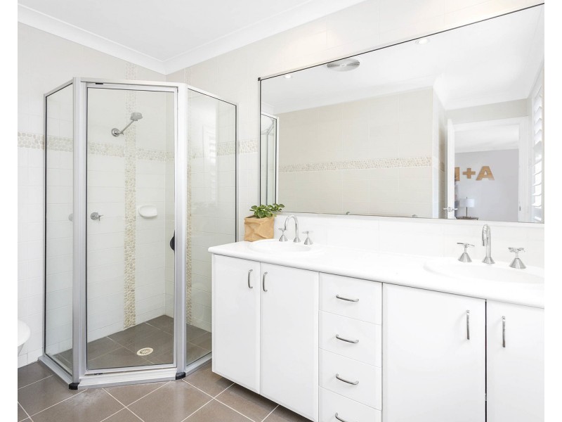 50 Eucalyptus Court, Picnic Point NSW 2213