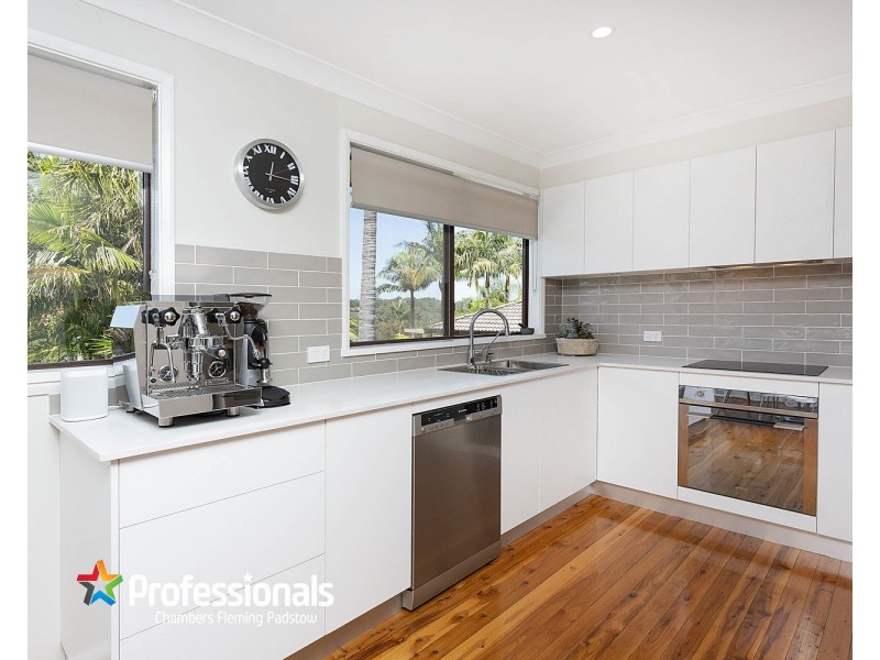 6 Riverside Avenue, Picnic Point NSW 2213