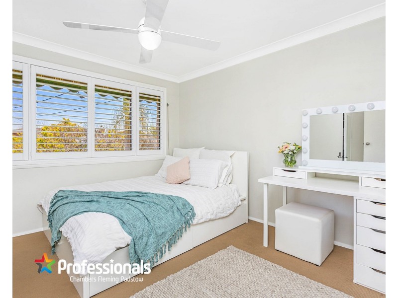 6 Riverside Avenue, Picnic Point NSW 2213