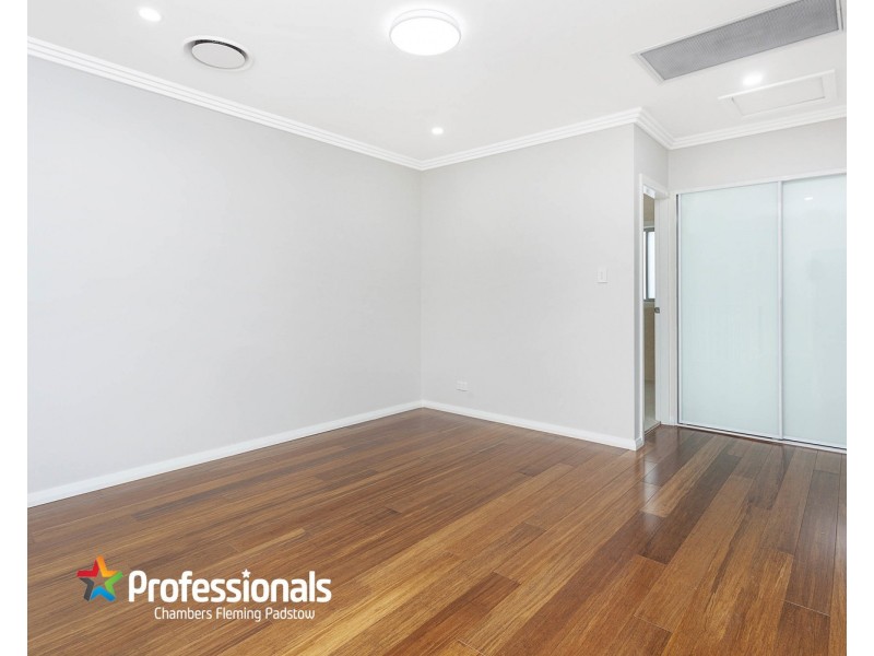 32 Hendy Ave, Panania NSW 2213