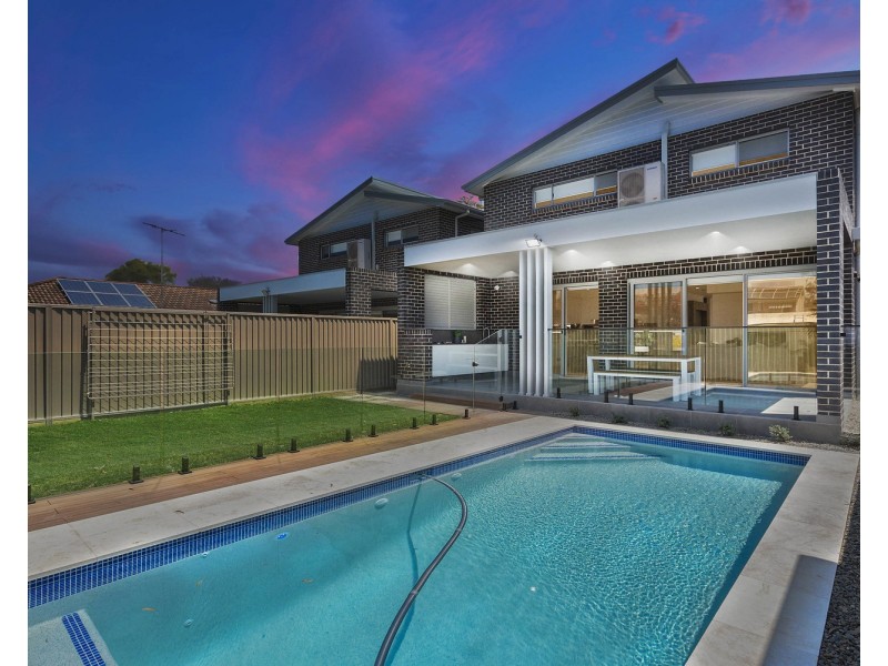 61 Victor Avenue, Picnic Point NSW 2213