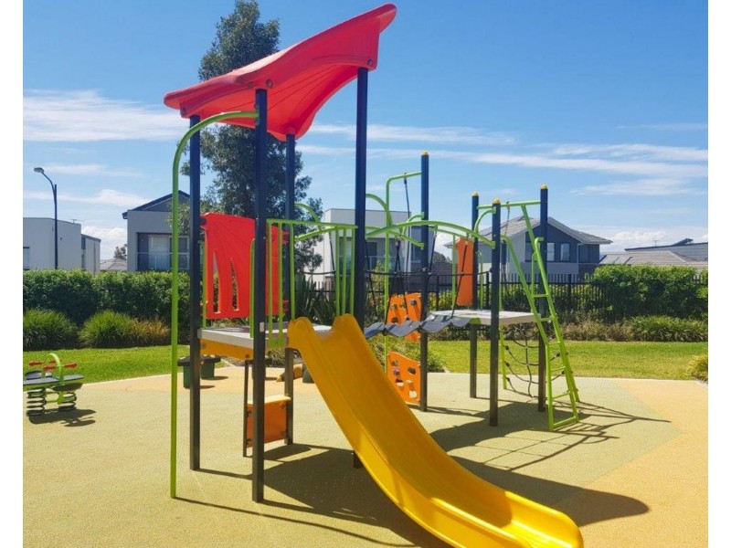 19 Bartholomew Circuit, Moorebank NSW 2170