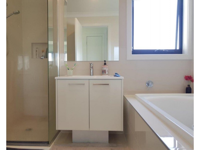 19 Bartholomew Circuit, Moorebank NSW 2170