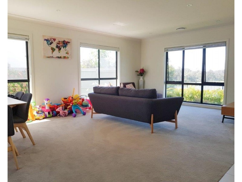 19 Bartholomew Circuit, Moorebank NSW 2170