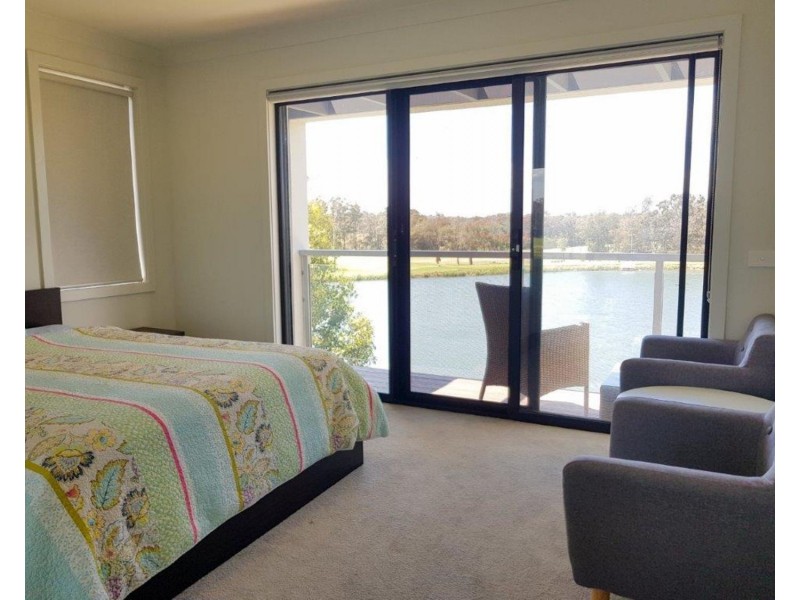 19 Bartholomew Circuit, Moorebank NSW 2170