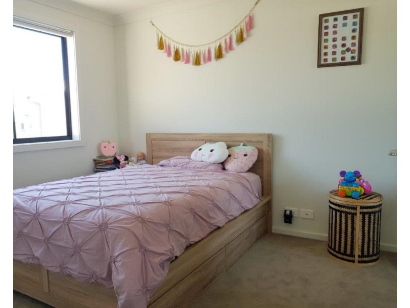 19 Bartholomew Circuit, Moorebank NSW 2170