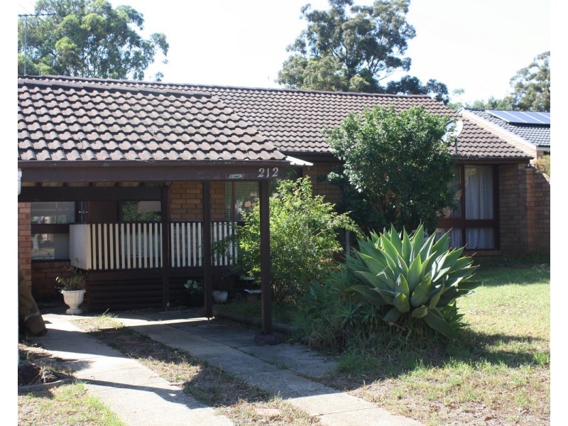 212 The Parkway, Bradbury NSW 2560