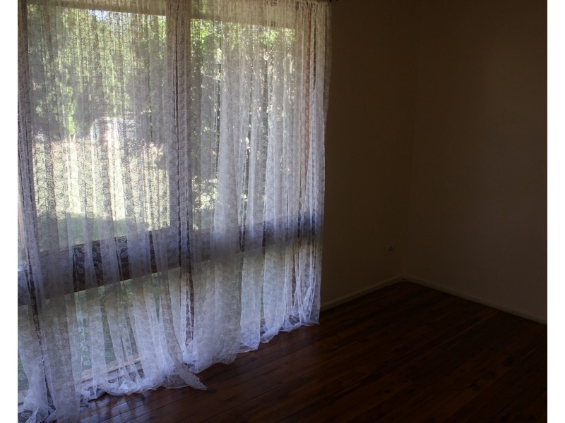 212 The Parkway, Bradbury NSW 2560