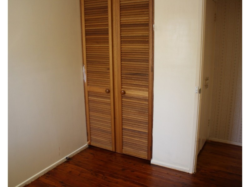 212 The Parkway, Bradbury NSW 2560