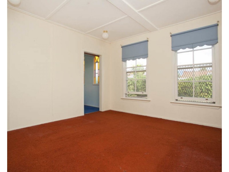 26 Doris Street, Picnic Point NSW 2213