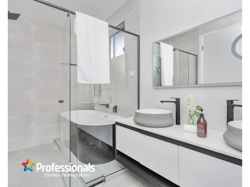 35 Laundess Avenue, Panania NSW 2213