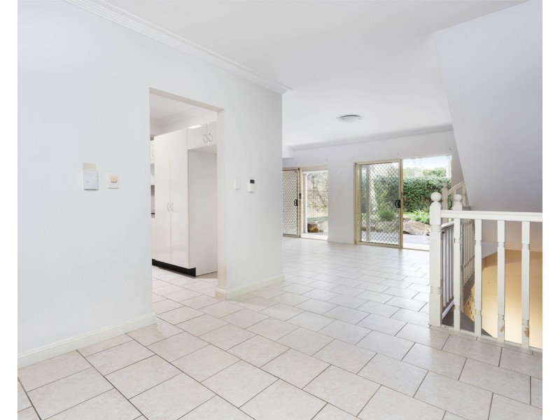 6/831 Henry Lawson Drive, Picnic Point NSW 2213