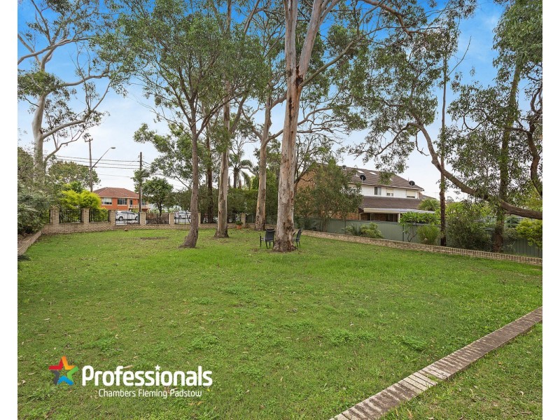 6/831 Henry Lawson Drive, Picnic Point NSW 2213