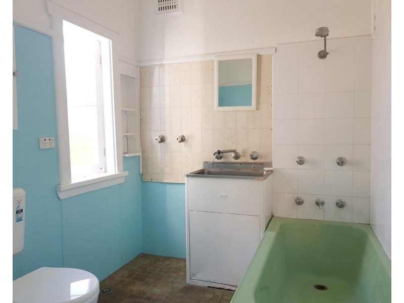 2 Stuart Street, Padstow NSW 2211