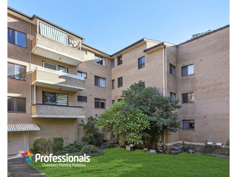 8/24 Sir Joseph Banks Street, Bankstown NSW 2200