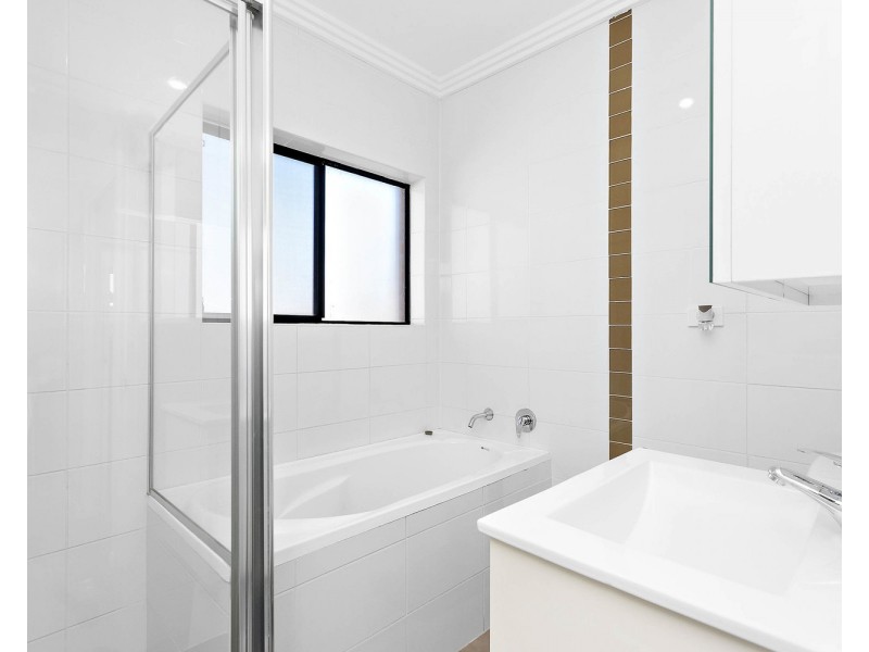 9/29 Ikara Crescent, Moorebank NSW 2170