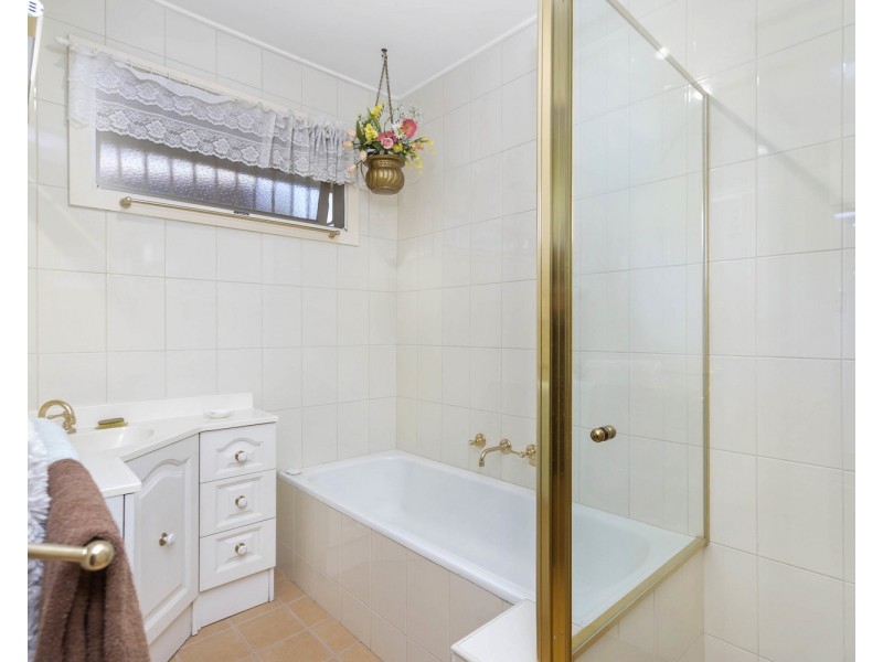 37 Lugarno Parade, Lugarno NSW 2210