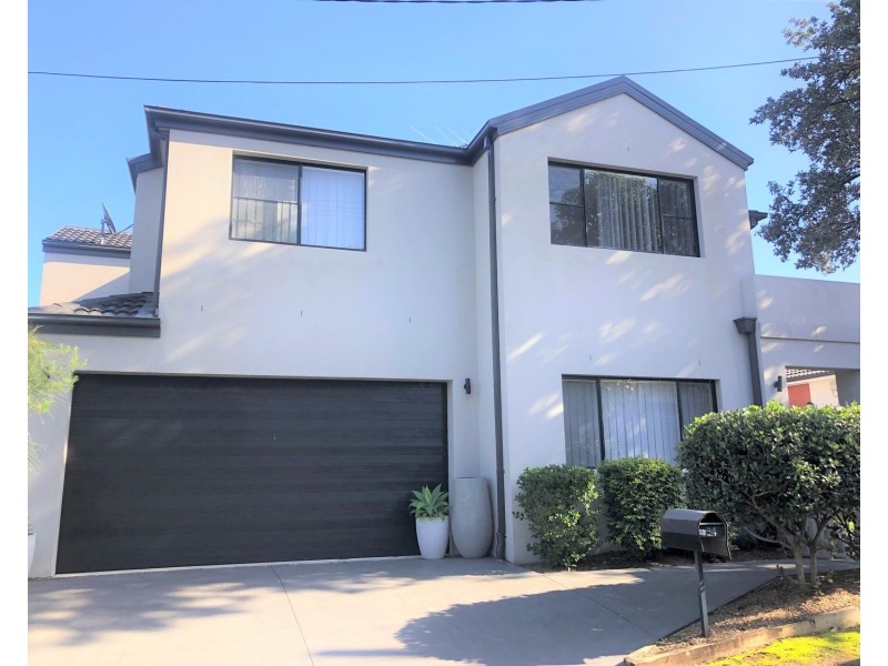 64 Austin Boulevard, Picnic Point NSW 2213