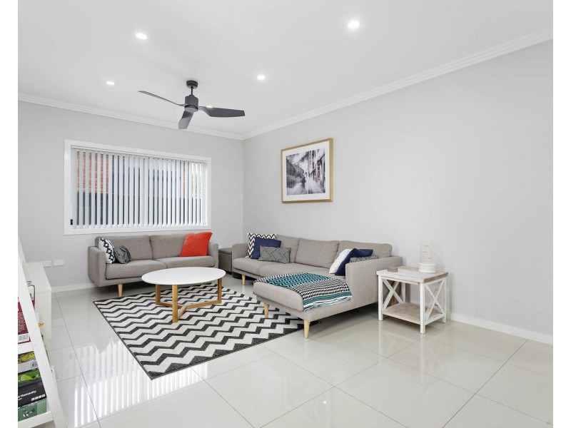 1 Harford Avenue, East Hills NSW 2213