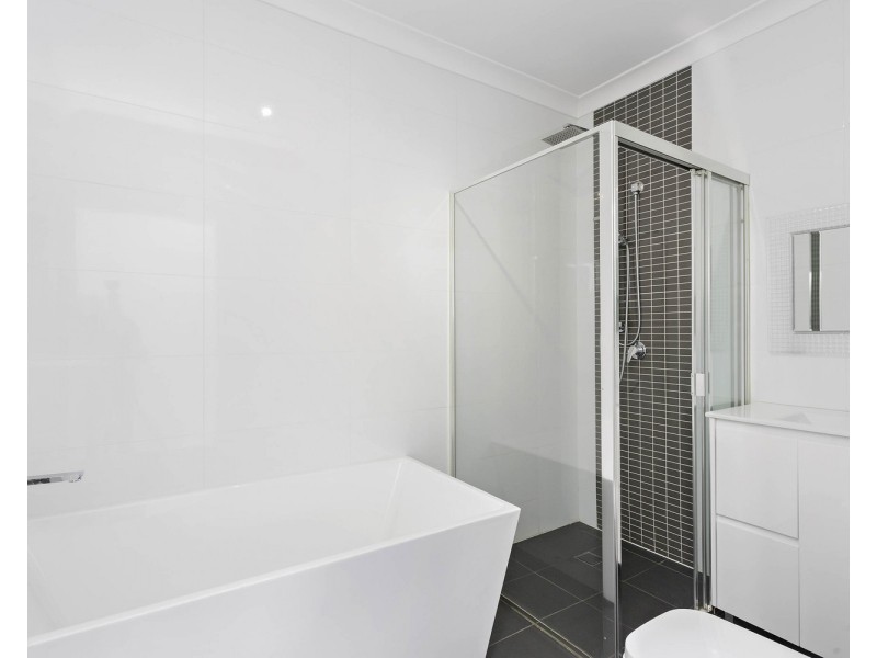 1 Harford Avenue, East Hills NSW 2213