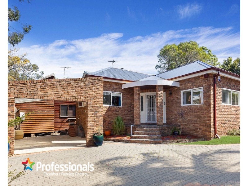2 Carinya Road, Picnic Point NSW 2213