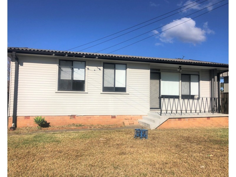 16 Frazer Avenue, Lurnea NSW 2170